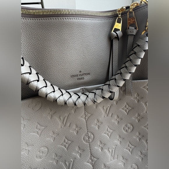 Louis Vuitton Maida Hobo MM Empreinte Leather in Tourterelle – New with Tags - Picture 3 of 16